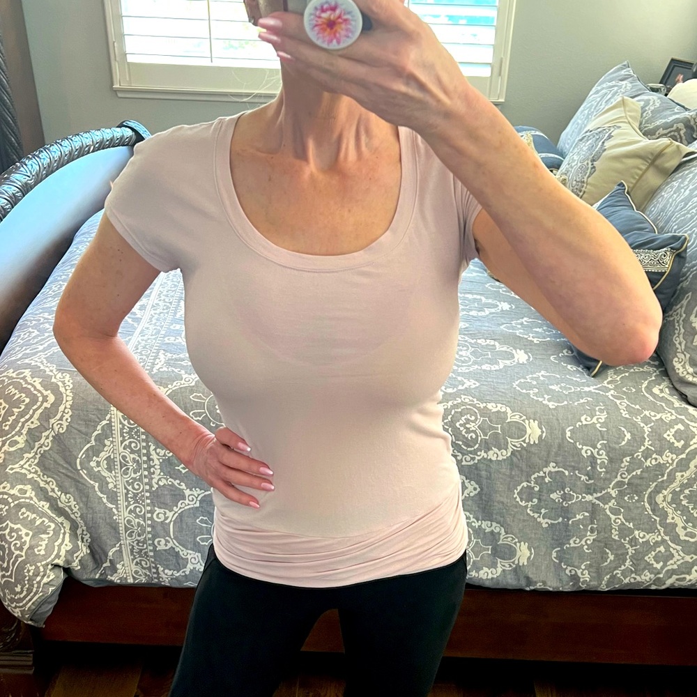 James Perse Standard Deep Scoop Neck T-shirt. Light Pink. Size 1 - Picture 2 of 16